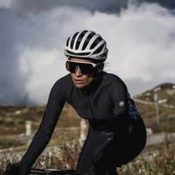 Assos Women's UMA GT Spring Fall LS Jersey -Cykelsko Butik Assos Women s UMA GT Spring Fall LS Jersey Jerseys Black Series AW20 12 24 298 18 L 5