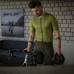 Biehler Signature3 Cycling Jersey 11 Biehler Signature3 Cycling Jersey -Cykelsko Butik Biehler Signature3 Cycling Jersey Jerseys Avocado SS21 0414324 SIGACXS 1