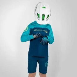 Endura Kid's MT500Jr Long Sleeve Cycling Jersey -Cykelsko Butik Endura Kid s MT500Jr Long Sleeve Cycling Jersey Jerseys Blueberry SS23 E7157BB K7 3