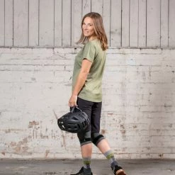 IXS Womens Flow Contour Tech Tee -Cykelsko Butik IXS Womens Flow Contour Tech Tee Jerseys Olive 2023 473 510 2650 172 34 1