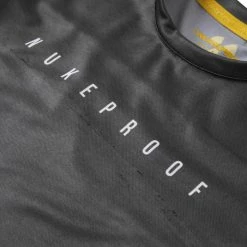 Nukeproof Blackline Youth Long Sleeve Jersey 13 Nukeproof Blackline Youth Long Sleeve Jersey -Cykelsko Butik Nukeproof Blackline Youth Long Sleeve Jersey Jerseys Black SS22 JF0034BLACK8 10 Y 3